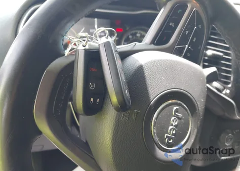 2020 Jeep Cherokee Latitude Plus Fwd z USA, uszkodzony, nr VIN 1C4PJLLB2LD592959